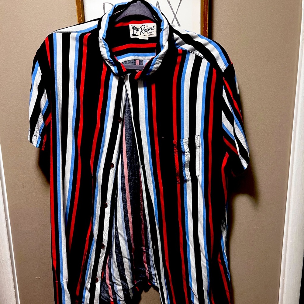Mens Aeropostale beach casual button up in stripes (size L)